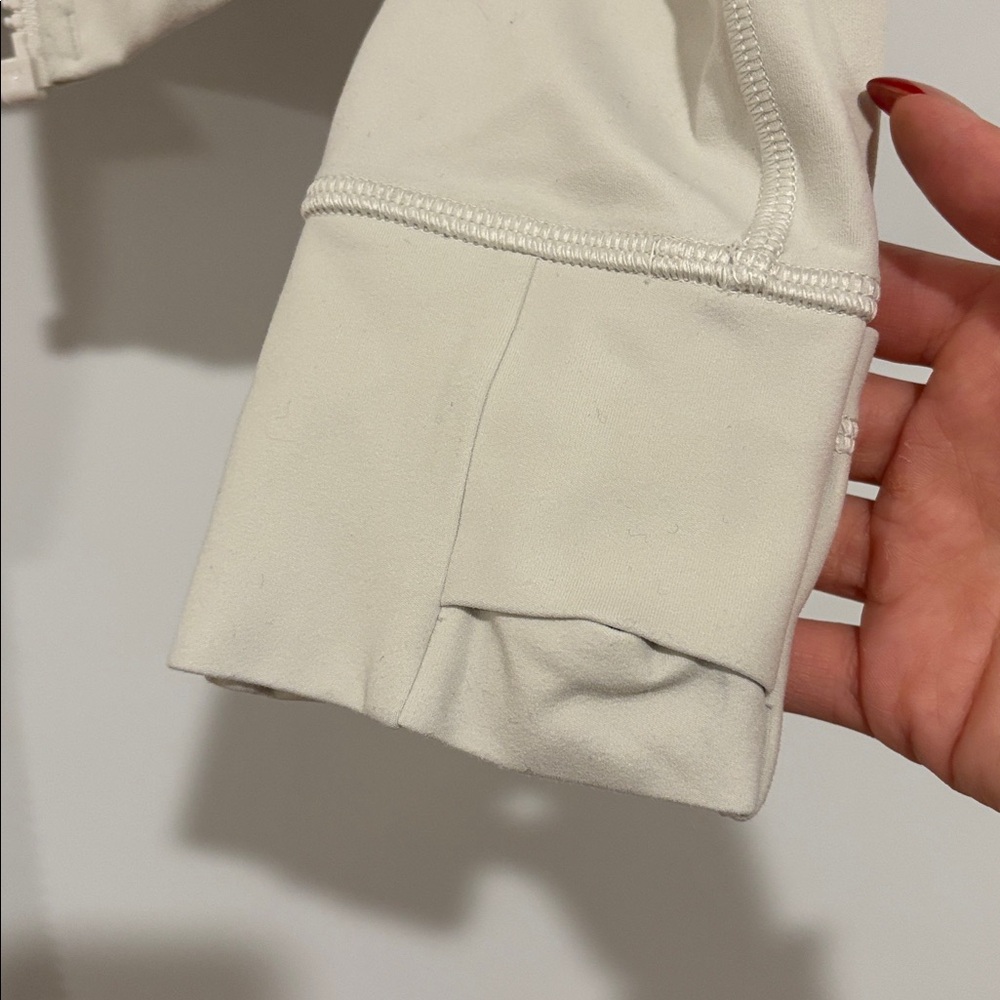 Define cropped jacket - image 2